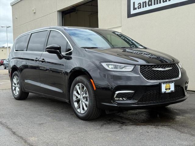 2025 Chrysler Pacifica PACIFICA SELECT AWD