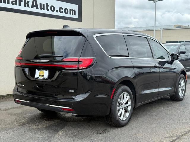 2025 Chrysler Pacifica PACIFICA SELECT AWD