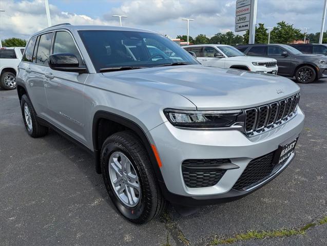 2025 Jeep Grand Cherokee GRAND CHEROKEE LAREDO 4X4