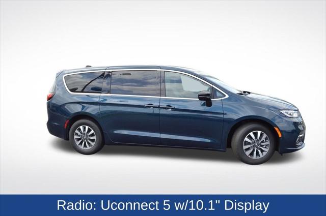 2025 Chrysler Pacifica Hybrid PACIFICA PLUG-IN HYBRID SELECT