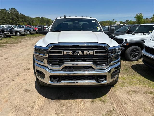 2025 RAM Ram 5500 Chassis Cab RAM 5500 TRADESMAN CHASSIS CREW CAB 4X4 60 CA