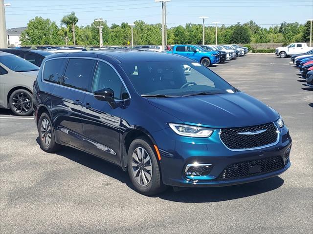 2025 Chrysler Pacifica Hybrid PACIFICA PLUG-IN HYBRID SELECT