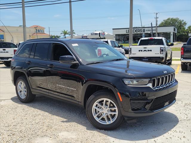 2025 Jeep Grand Cherokee GRAND CHEROKEE LAREDO X 4X4