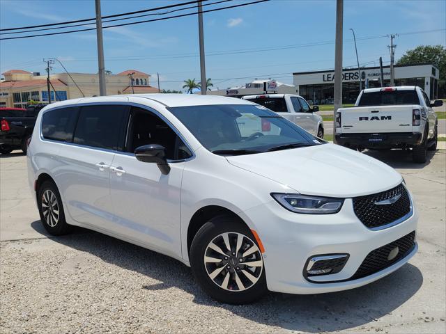 2025 Chrysler Pacifica Hybrid PACIFICA PLUG-IN HYBRID SELECT