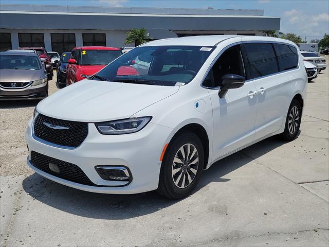 2025 Chrysler Pacifica Hybrid PACIFICA PLUG-IN HYBRID SELECT