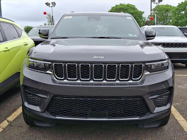 2025 Jeep Grand Cherokee GRAND CHEROKEE LAREDO 4X4