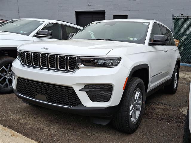 2025 Jeep Grand Cherokee GRAND CHEROKEE LAREDO 4X4