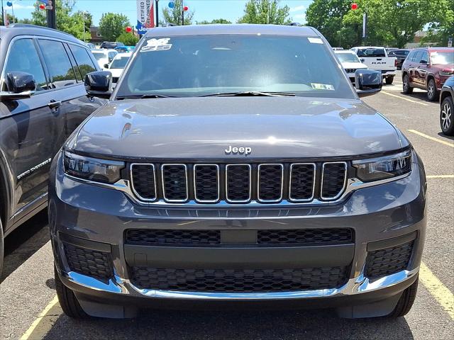 2025 Jeep Grand Cherokee GRAND CHEROKEE L LAREDO 4X4