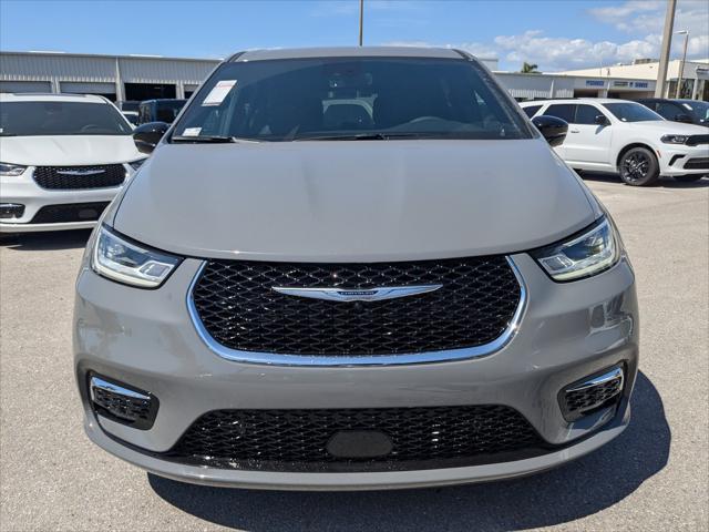2025 Chrysler Pacifica PACIFICA SELECT