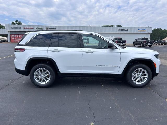 2025 Jeep Grand Cherokee GRAND CHEROKEE LAREDO X 4X4
