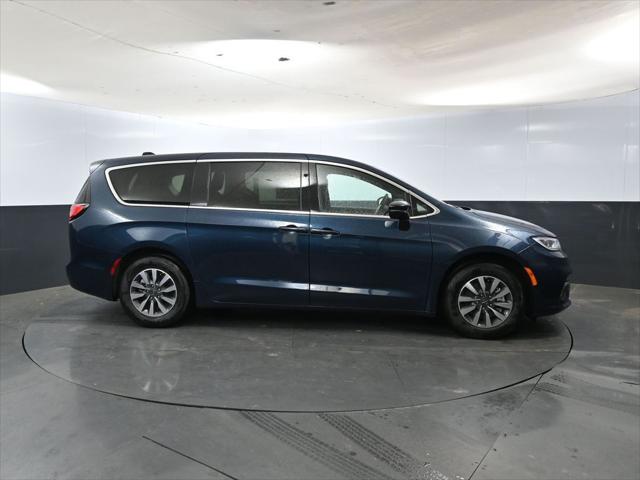 2025 Chrysler Pacifica Hybrid PACIFICA PLUG-IN HYBRID SELECT