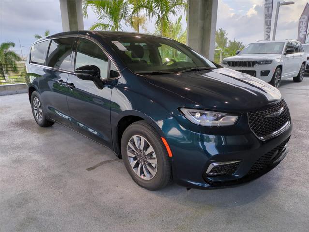 2025 Chrysler Pacifica Hybrid PACIFICA PLUG-IN HYBRID SELECT