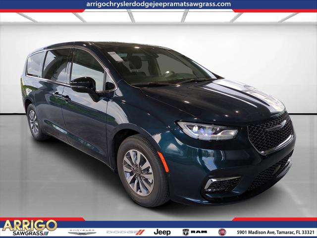2025 Chrysler Pacifica Hybrid PACIFICA PLUG-IN HYBRID SELECT