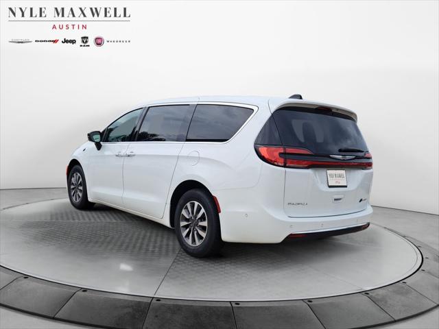 2025 Chrysler Pacifica Hybrid PACIFICA PLUG-IN HYBRID SELECT