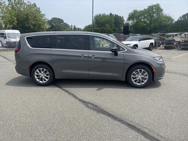 2025 Chrysler Pacifica PACIFICA SELECT AWD