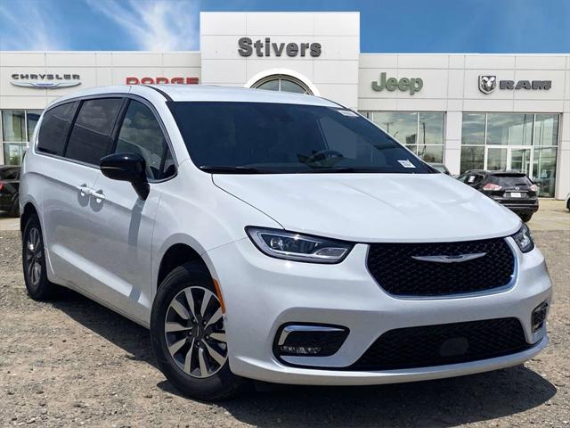 2025 Chrysler Pacifica Hybrid PACIFICA PLUG-IN HYBRID SELECT