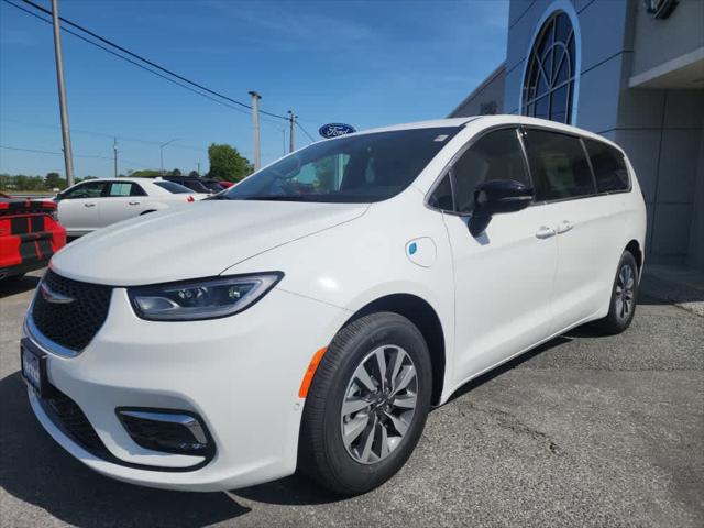 2025 Chrysler Pacifica Hybrid PACIFICA PLUG-IN HYBRID SELECT