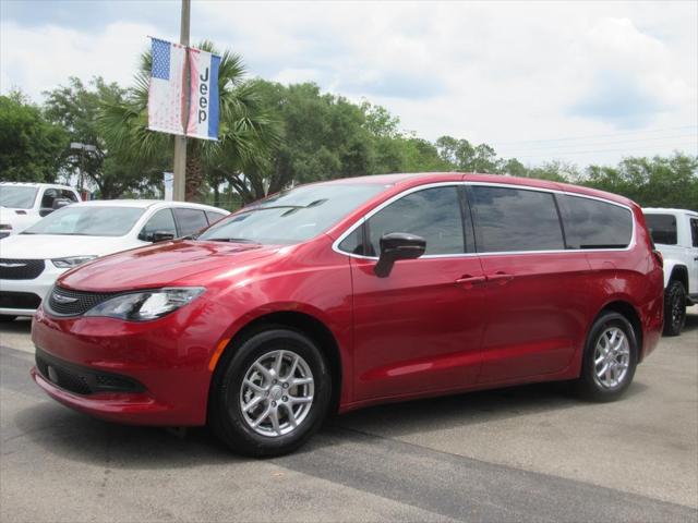 2025 Chrysler Voyager VOYAGER LX