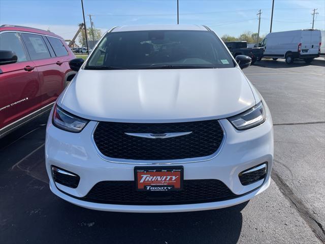 2025 Chrysler Pacifica PACIFICA SELECT AWD