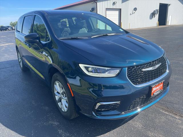 2025 Chrysler Pacifica PACIFICA SELECT AWD