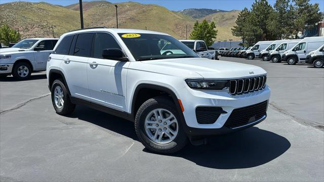 2025 Jeep Grand Cherokee GRAND CHEROKEE LAREDO 4X4