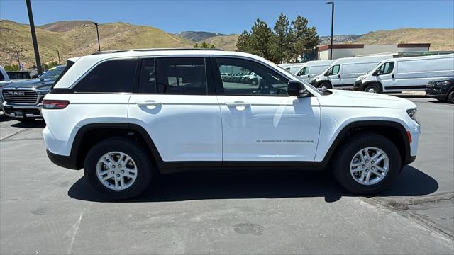 2025 Jeep Grand Cherokee GRAND CHEROKEE LAREDO 4X4