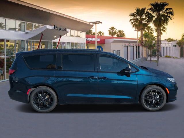 2025 Chrysler Pacifica PACIFICA LIMITED