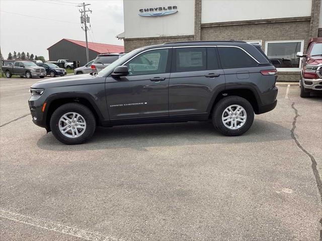 2025 Jeep Grand Cherokee GRAND CHEROKEE LAREDO 4X4