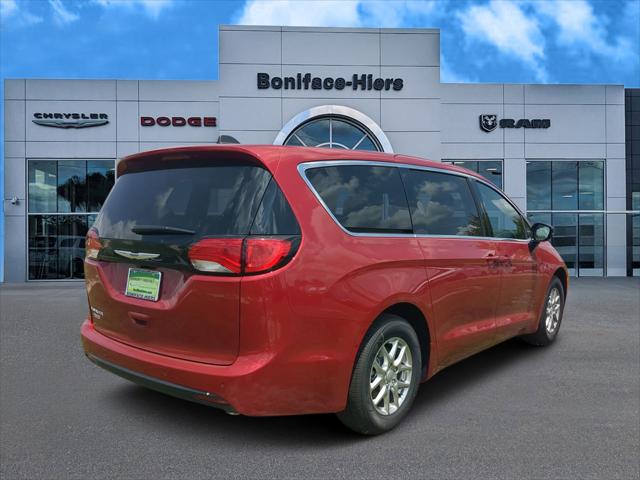 2025 Chrysler Voyager VOYAGER LX