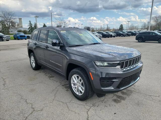 2025 Jeep Grand Cherokee GRAND CHEROKEE LAREDO X 4X4