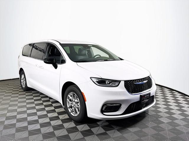 2025 Chrysler Pacifica PACIFICA SELECT