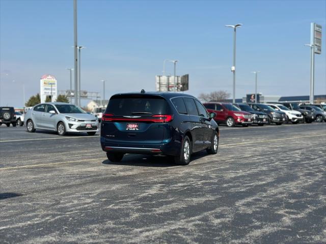 2025 Chrysler Pacifica PACIFICA SELECT