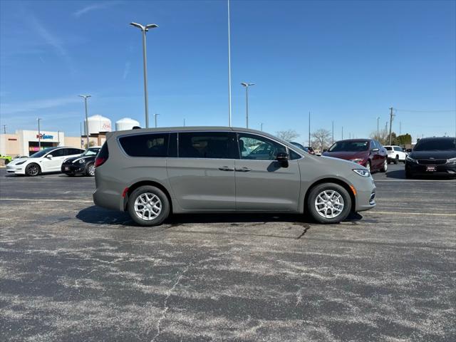 2025 Chrysler Pacifica PACIFICA SELECT