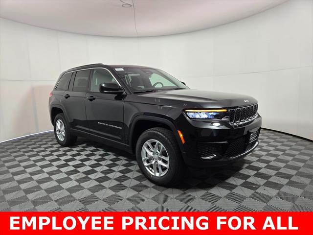 2025 Jeep Grand Cherokee GRAND CHEROKEE LAREDO X 4X4