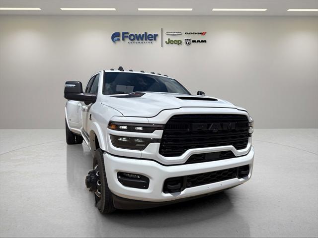 2025 RAM Ram 3500 RAM 3500 LIMITED CREW CAB 4X4 8 BOX