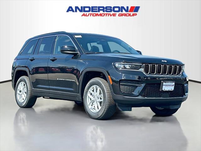2025 Jeep Grand Cherokee GRAND CHEROKEE LAREDO X 4X4