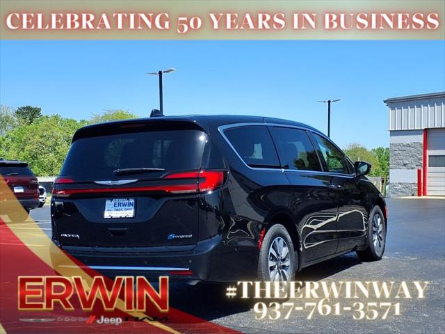 2025 Chrysler Pacifica Hybrid PACIFICA PLUG-IN HYBRID SELECT