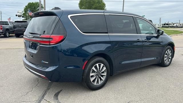 2025 Chrysler Pacifica Hybrid PACIFICA PLUG-IN HYBRID SELECT