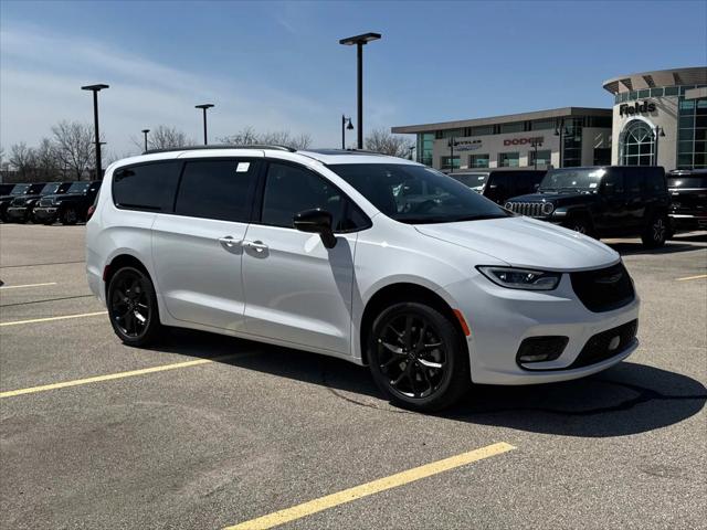 2025 Chrysler Pacifica PACIFICA LIMITED AWD