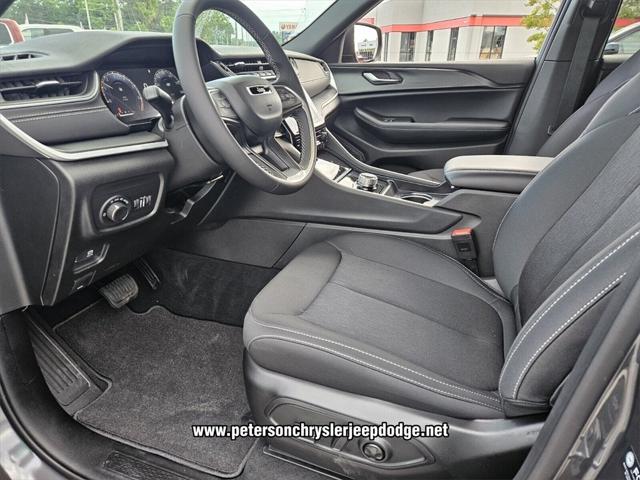 2025 Jeep Grand Cherokee GRAND CHEROKEE LAREDO 4X2