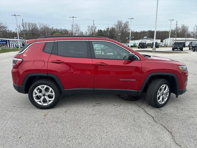 2025 Jeep Compass COMPASS LATITUDE 4X4