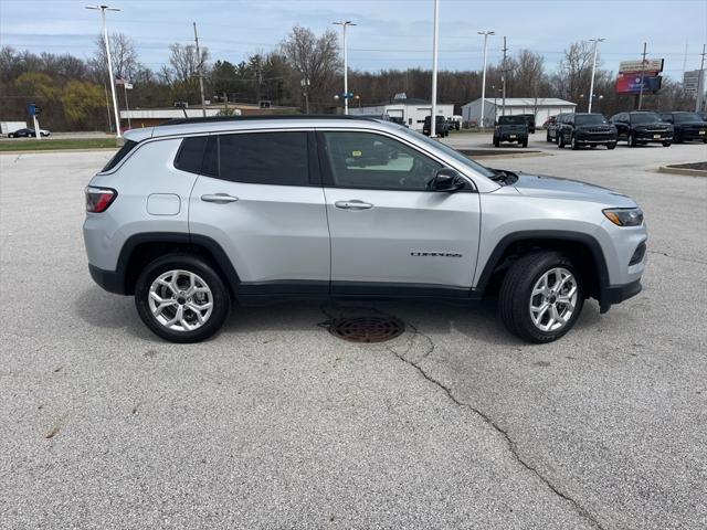 2025 Jeep Compass COMPASS LATITUDE 4X4