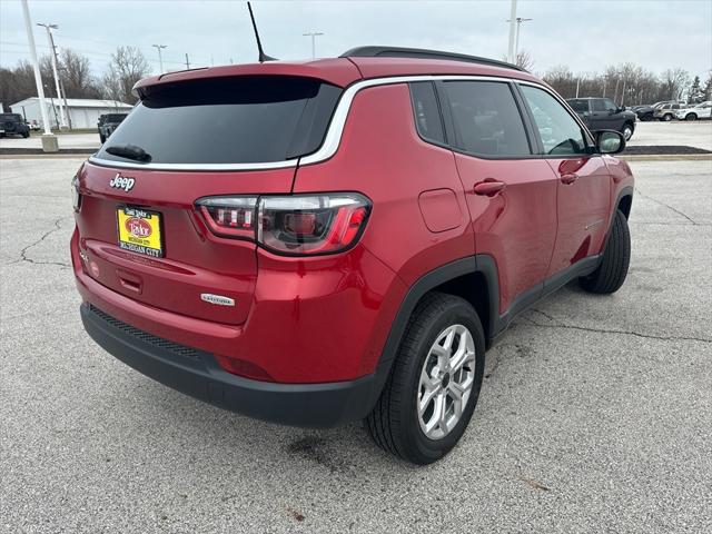 2025 Jeep Compass COMPASS LATITUDE 4X4