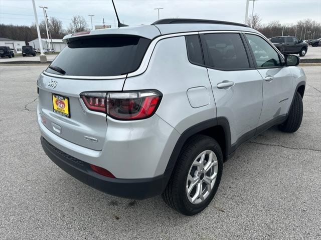 2025 Jeep Compass COMPASS LATITUDE 4X4