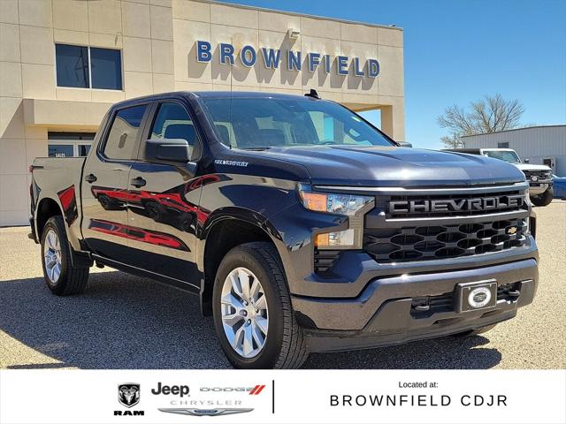 2022 Chevrolet Silverado 1500 4WD Crew Cab Short Bed Custom