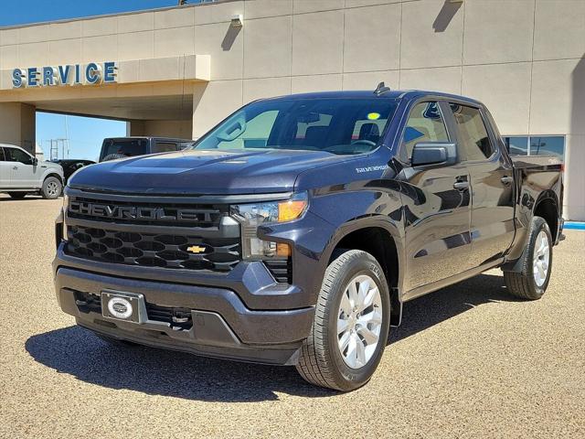 2022 Chevrolet Silverado 1500 4WD Crew Cab Short Bed Custom