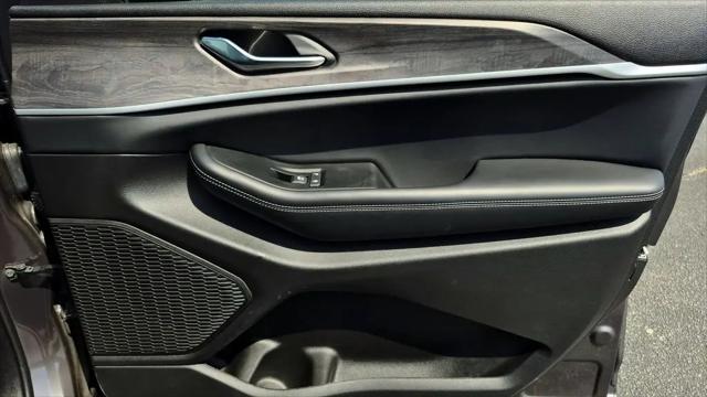 2025 Jeep Grand Cherokee L Limited 4x4