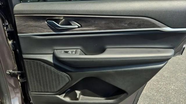 2025 Jeep Grand Cherokee L Limited 4x4