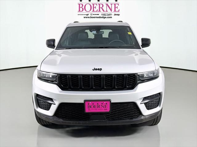 2023 Jeep Grand Cherokee Altitude 4x2