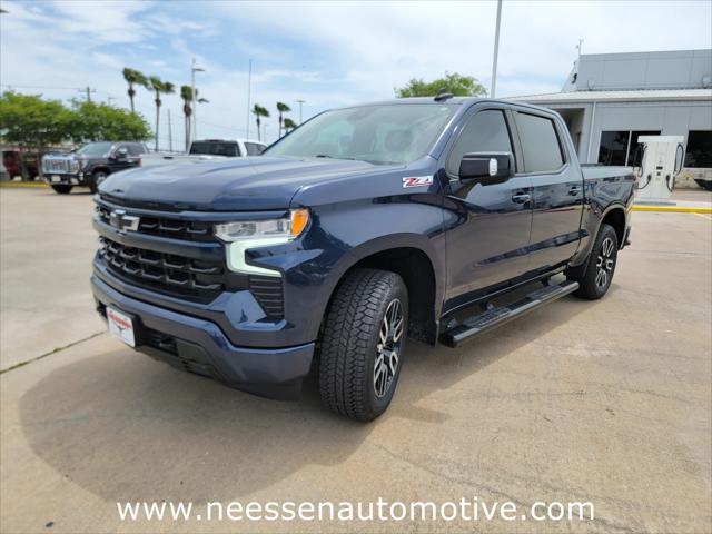 2022 Chevrolet Silverado 1500 4WD Crew Cab Short Bed RST